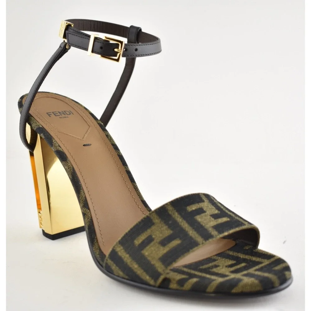 Fendi delfina sandal